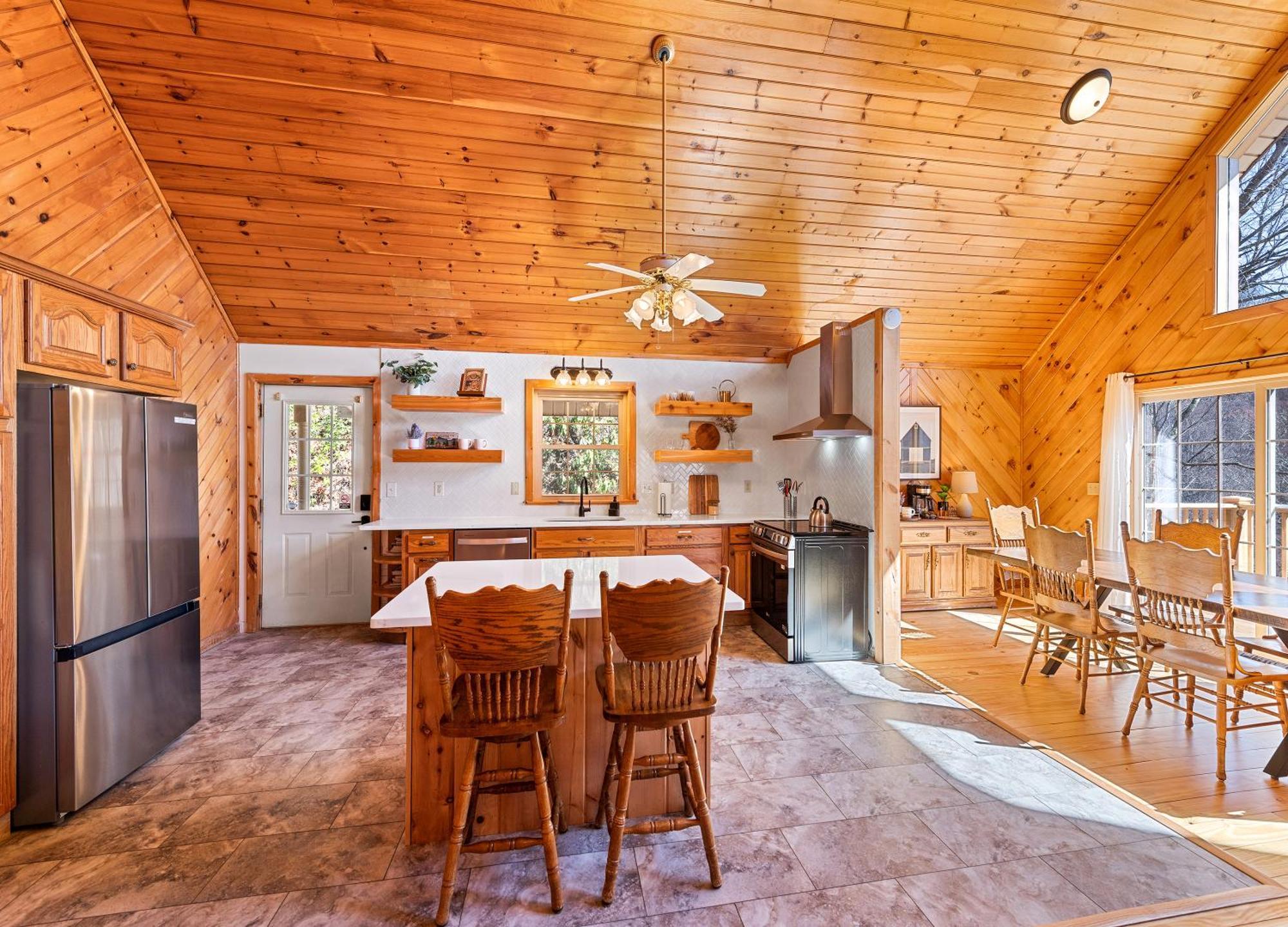 Maggie Valley Cabin With Beautiful Mountain Views, Hottub, Pet Friendly, Gameroom, Fireplace 외부 사진