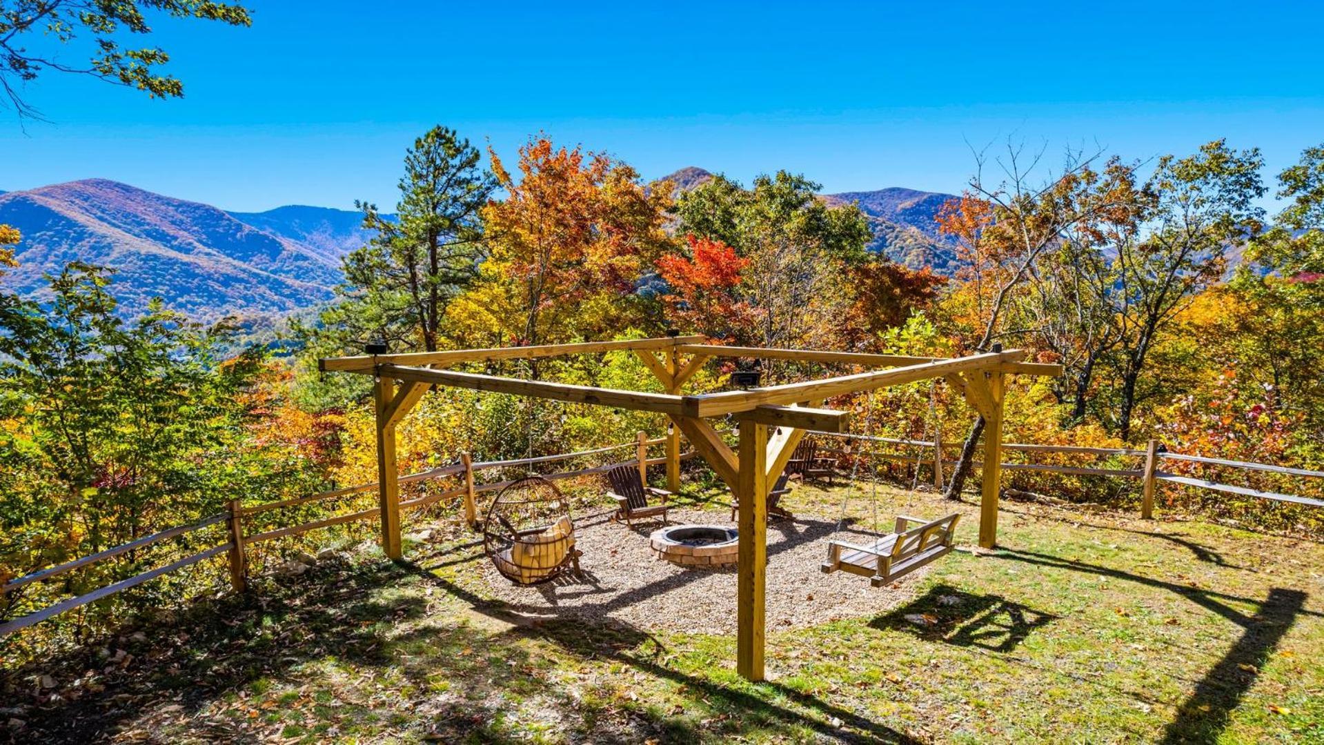 Maggie Valley Cabin With Beautiful Mountain Views, Hottub, Pet Friendly, Gameroom, Fireplace 외부 사진