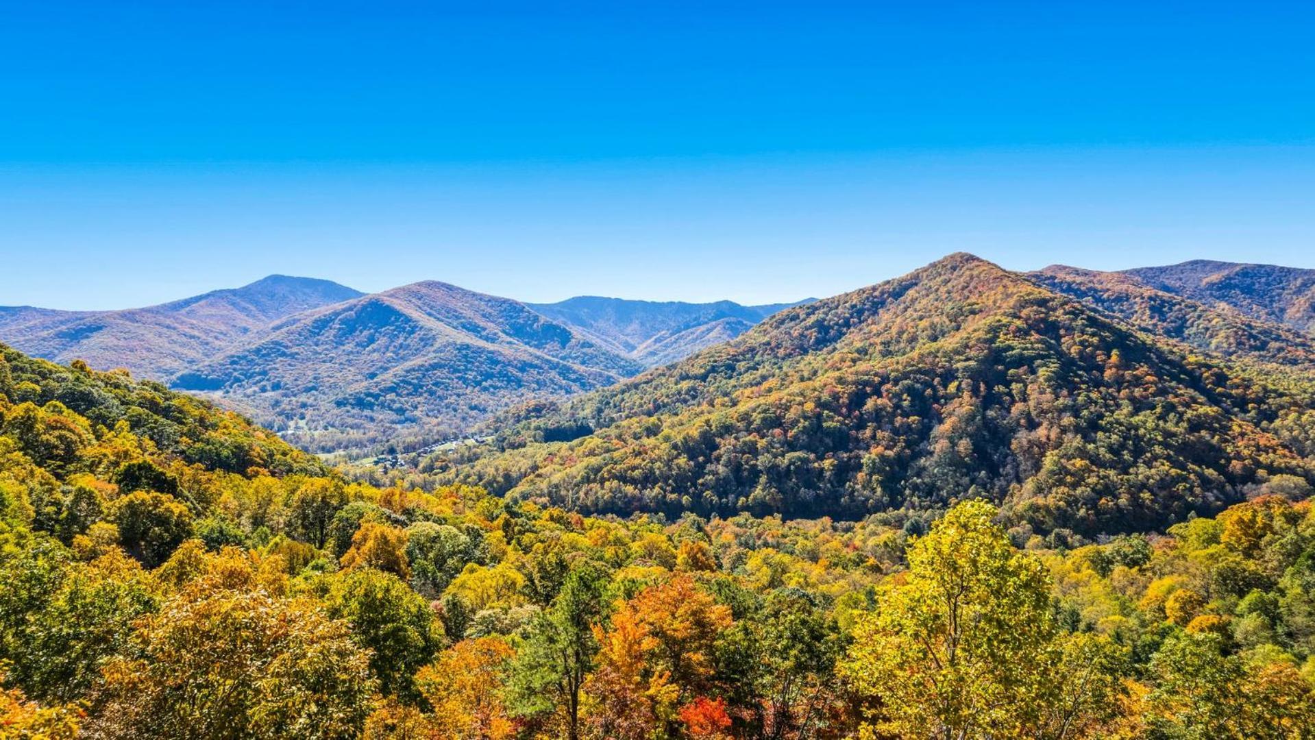 Maggie Valley Cabin With Beautiful Mountain Views, Hottub, Pet Friendly, Gameroom, Fireplace 외부 사진