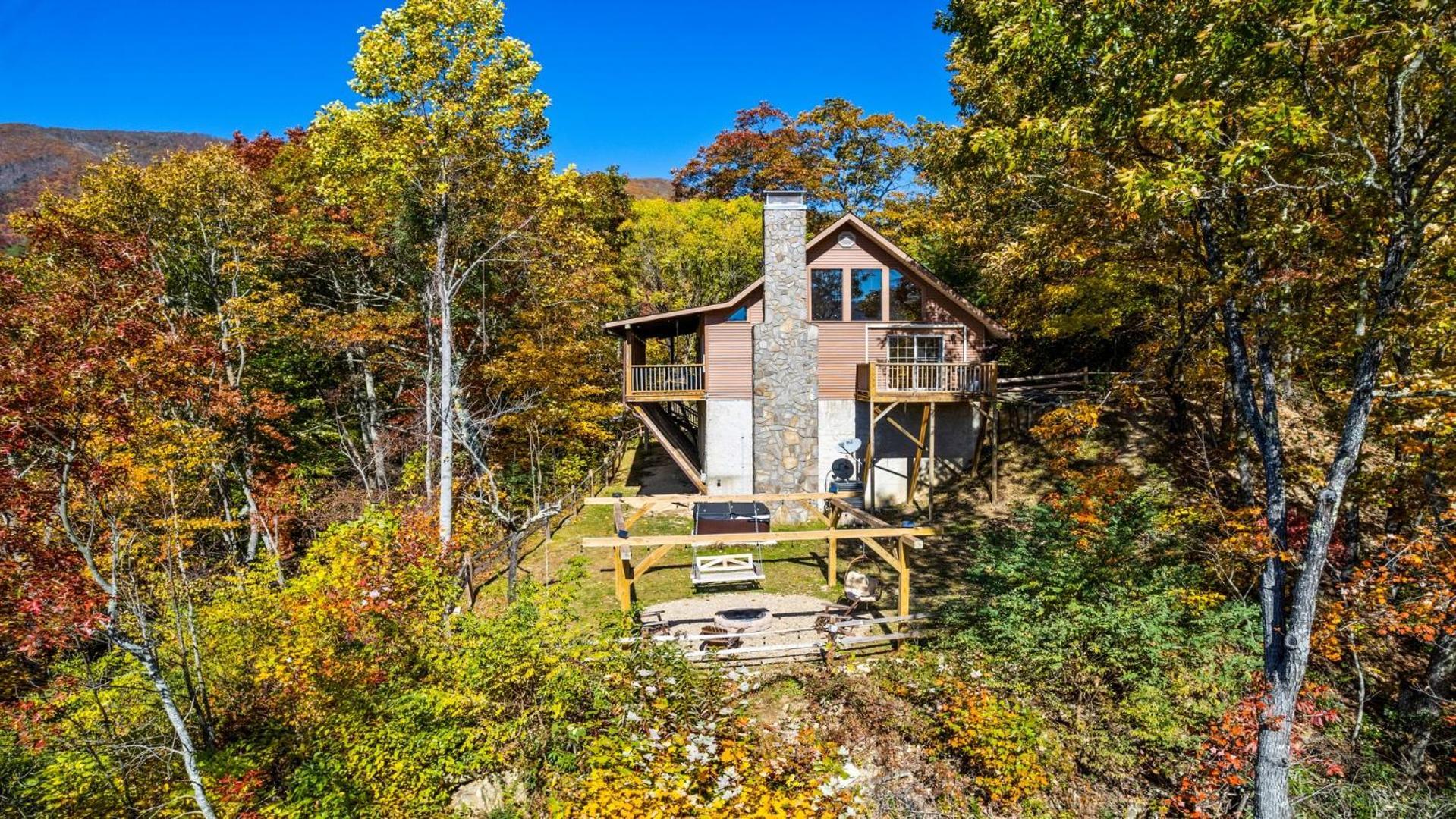 Maggie Valley Cabin With Beautiful Mountain Views, Hottub, Pet Friendly, Gameroom, Fireplace 외부 사진