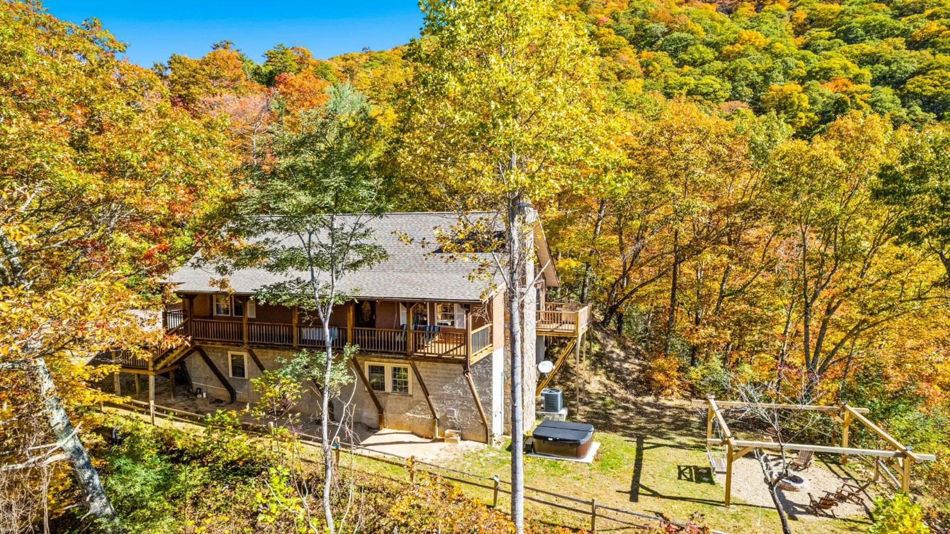 Maggie Valley Cabin With Beautiful Mountain Views, Hottub, Pet Friendly, Gameroom, Fireplace 외부 사진