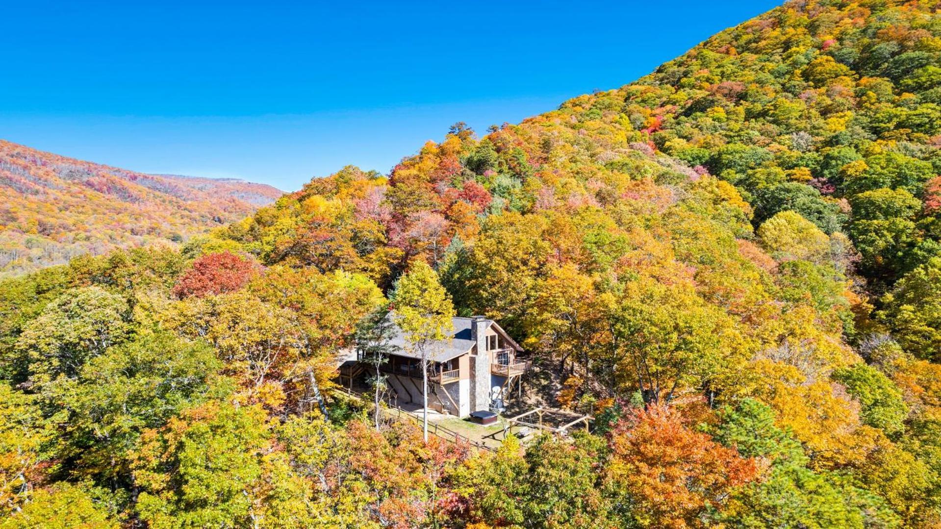 Maggie Valley Cabin With Beautiful Mountain Views, Hottub, Pet Friendly, Gameroom, Fireplace 외부 사진